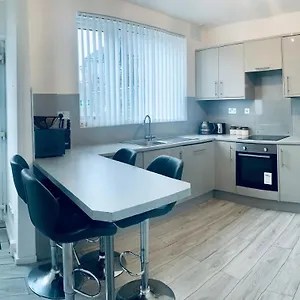 Comfortable 3 Bed Residential In Sheffield