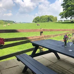 New Station Cottage, Country Views, Great Location Sledmere