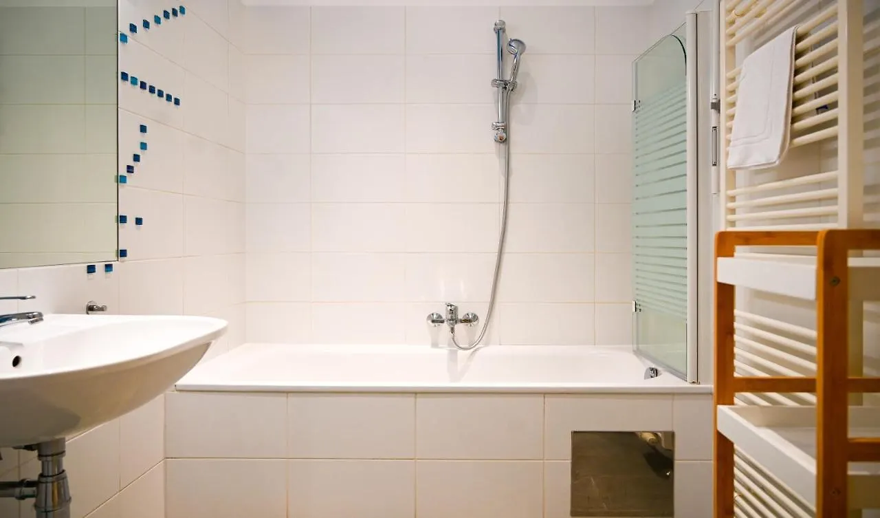 Bright Suite Universitaet Wien 0*, Vienna Austria