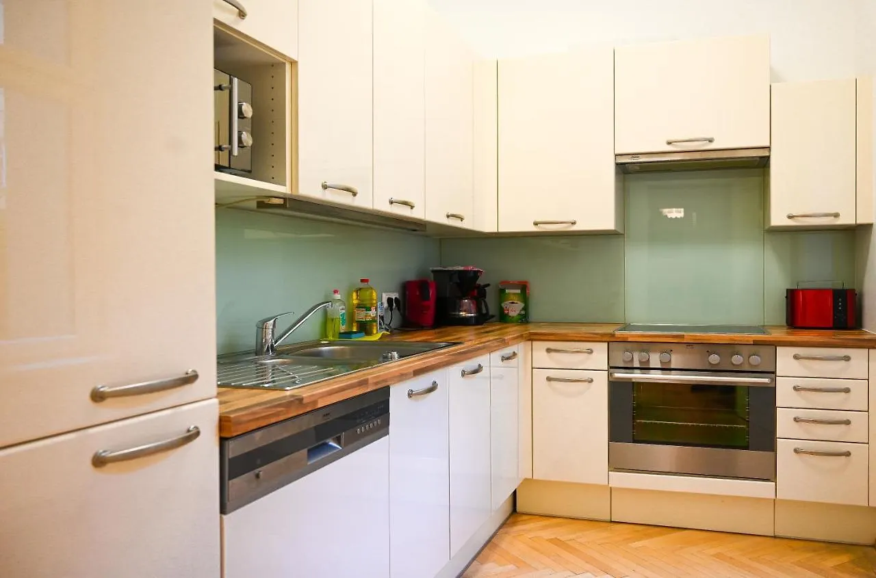 Bright Suite Universitaet Wien Apartment Vienna